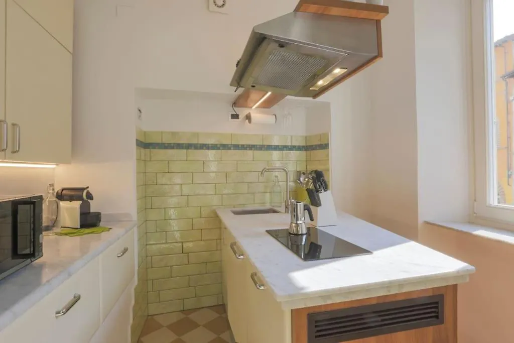 Appartamento Lucca Old Town *Stellario* Free Netflix Wi-Fi 0*,  Italia